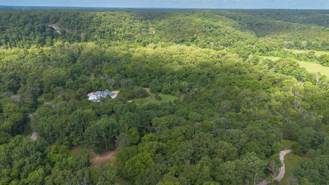 811 Rainbow Valley Drive, Highlandville, MO 65669