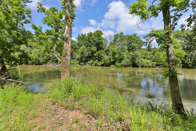 811 Rainbow Valley Drive, Highlandville, MO 65669