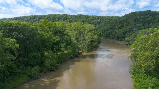 811 Rainbow Valley Drive, Highlandville, MO 65669
