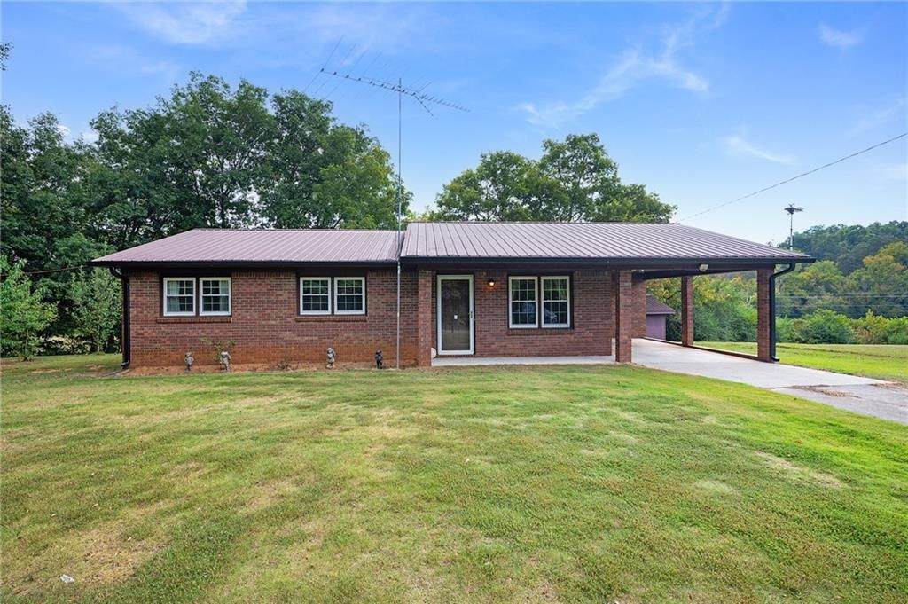 596 Pinhook SE Road, Fairmount, GA 30139