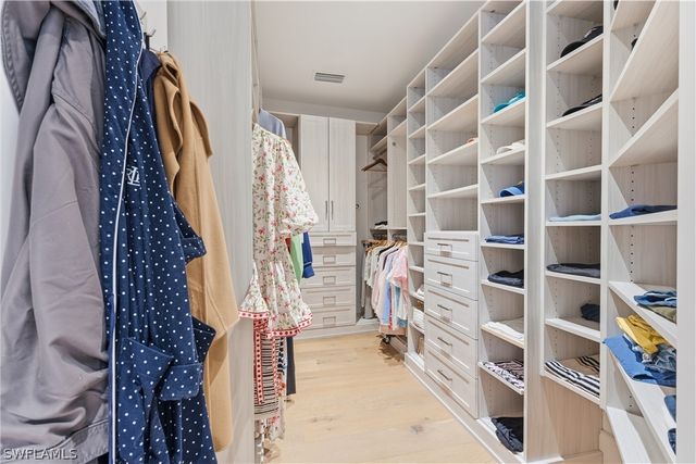 909 10th ST S 201, Naples, FL 34102