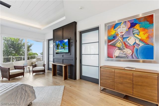 909 10th ST S 201, Naples, FL 34102