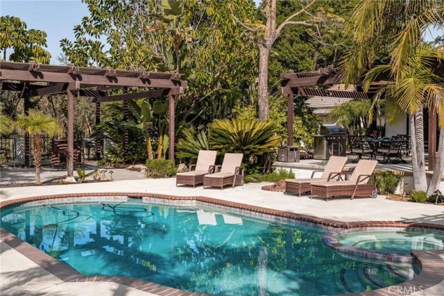 2465 Via Oeste Drive, Fallbrook, CA 92028