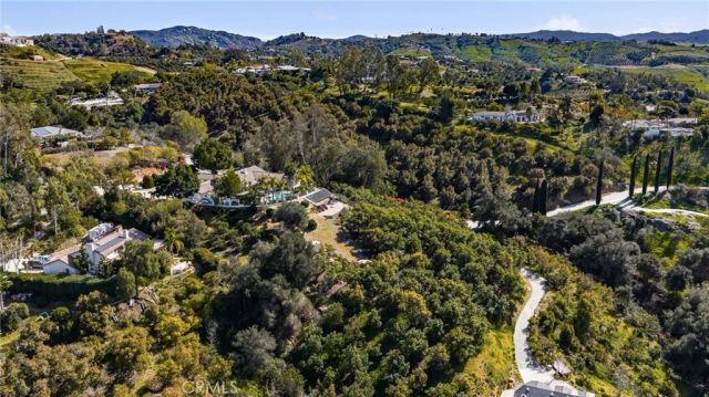 2465 Via Oeste Drive, Fallbrook, CA 92028