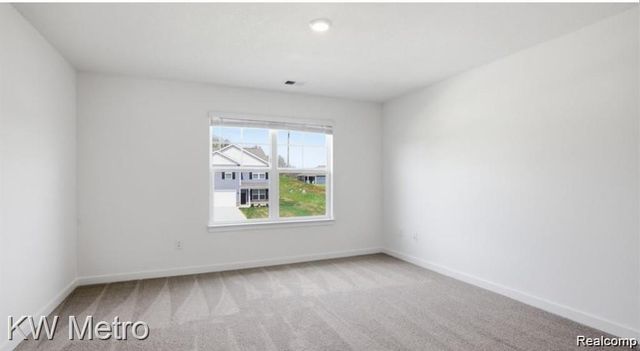 17 Oak Street, Grand Blanc Charter Township, MI 48439
