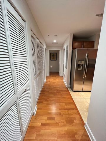 8390 SW 72nd Avenue 521, Miami, FL 33143