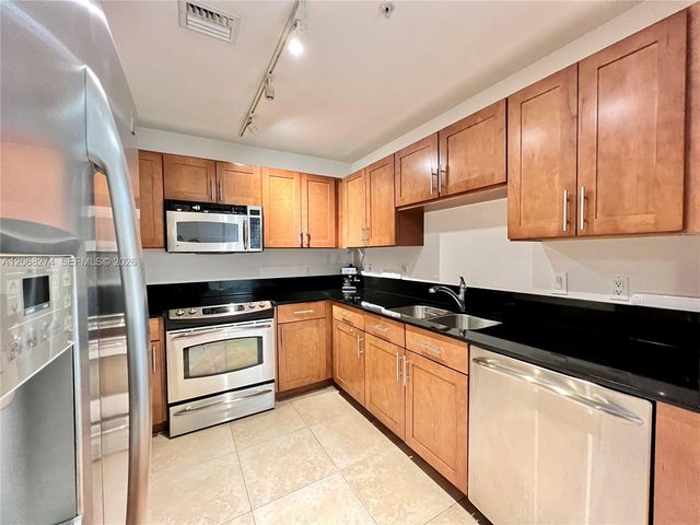 8390 SW 72nd Avenue 521, Miami, FL 33143