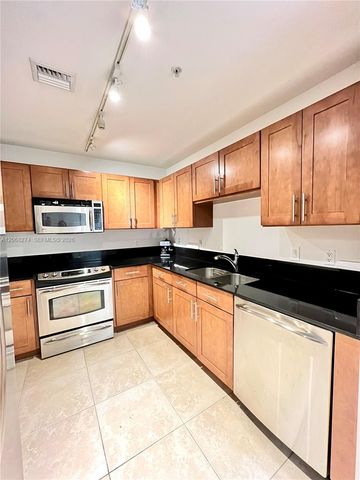 8390 SW 72nd Avenue 521, Miami, FL 33143