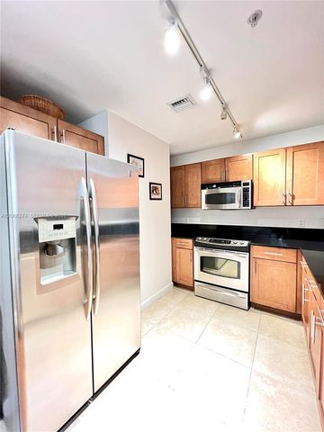 8390 SW 72nd Avenue 521, Miami, FL 33143