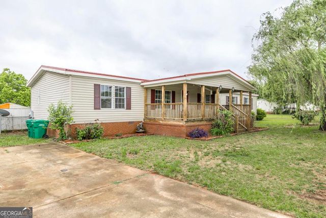 127 Shamrock Circle, Byron, GA 31008