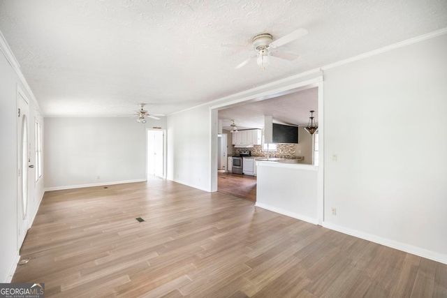 127 Shamrock Circle, Byron, GA 31008
