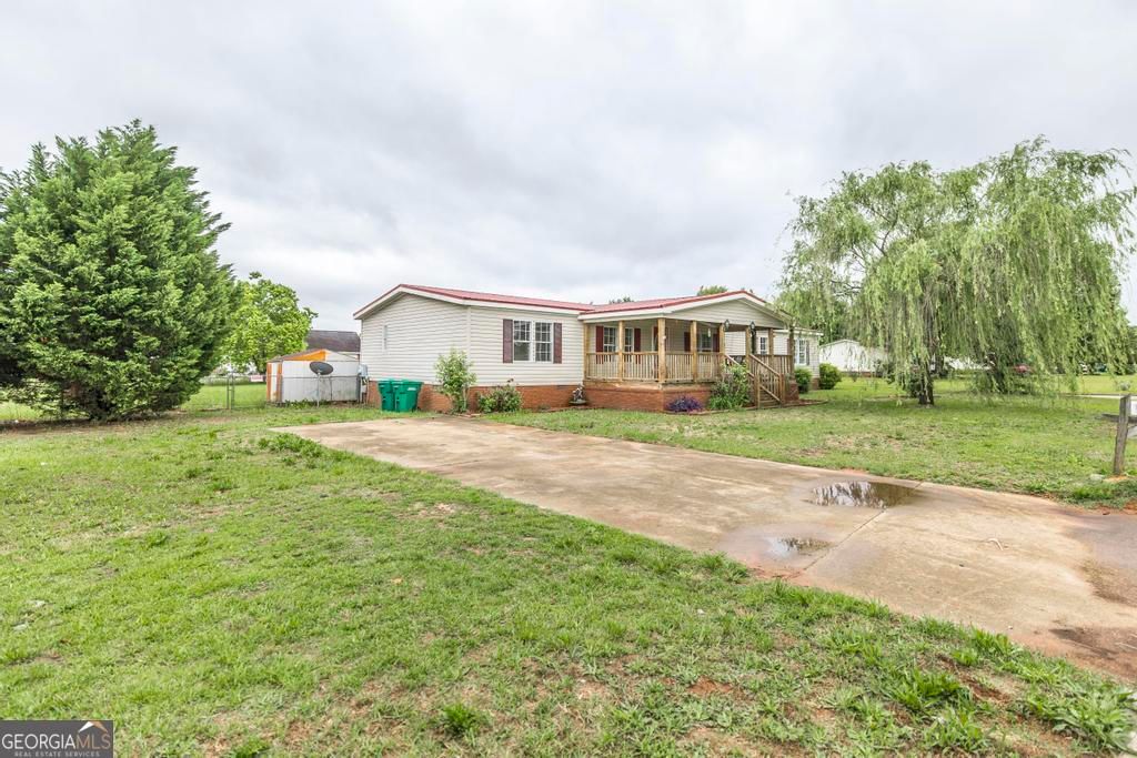 127 Shamrock Circle, Byron, GA 31008