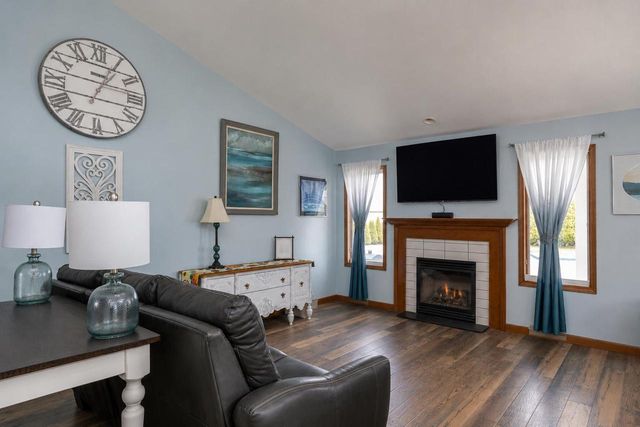 N1734 HOT SPRINGS COURT, Greenville, WI 54942