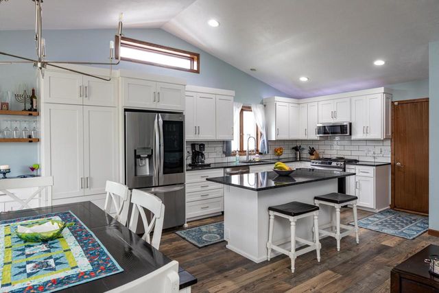 N1734 HOT SPRINGS COURT, Greenville, WI 54942