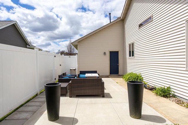 N1734 HOT SPRINGS COURT, Greenville, WI 54942