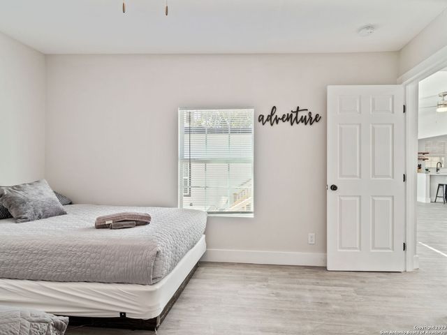 444 BEVERLY DR, San Antonio, TX 78228