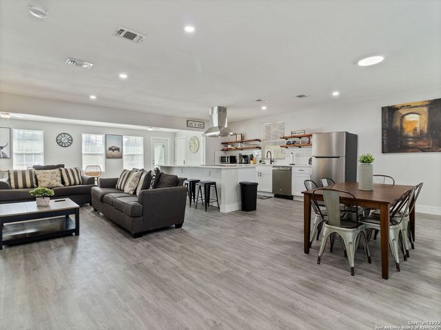 444 BEVERLY DR, San Antonio, TX 78228