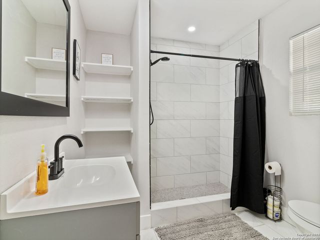 444 BEVERLY DR, San Antonio, TX 78228