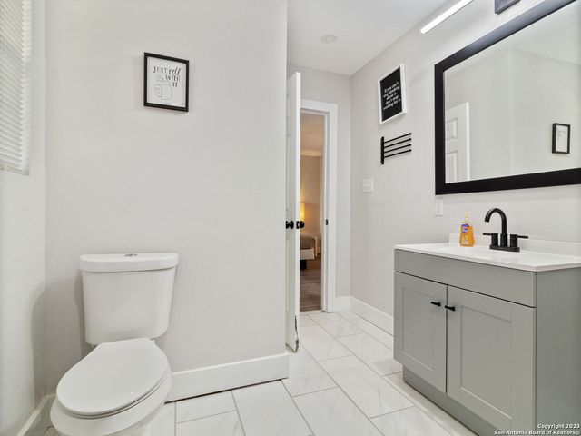 444 BEVERLY DR, San Antonio, TX 78228