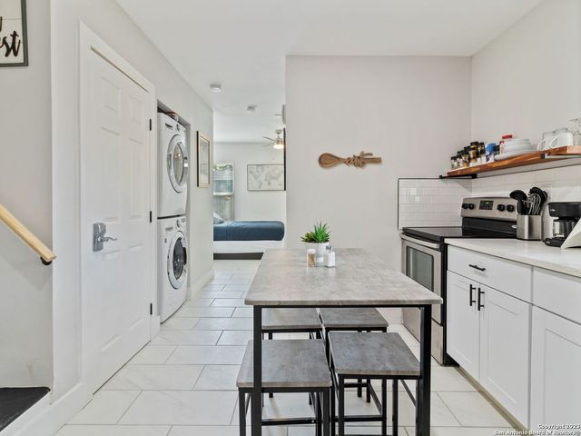 444 BEVERLY DR, San Antonio, TX 78228