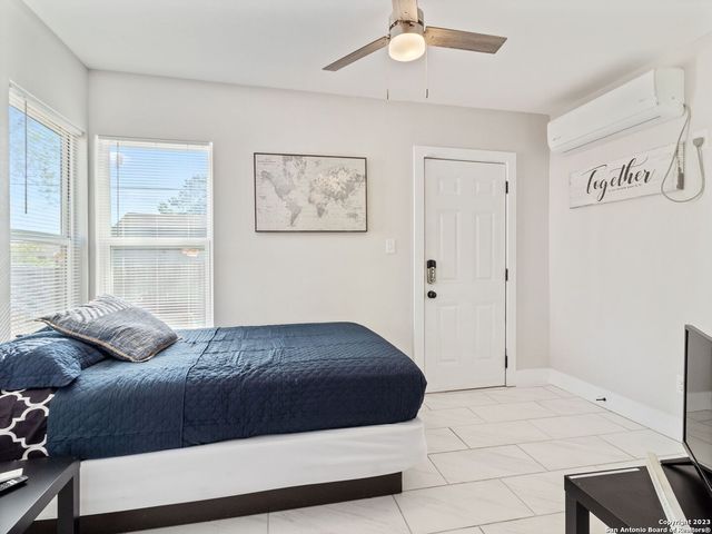 444 BEVERLY DR, San Antonio, TX 78228