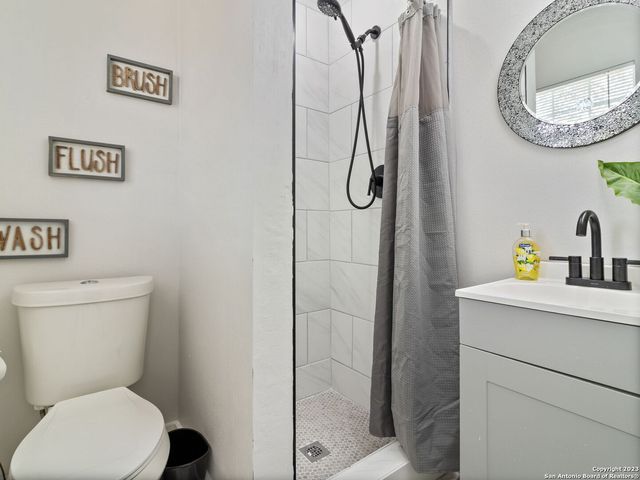 444 BEVERLY DR, San Antonio, TX 78228