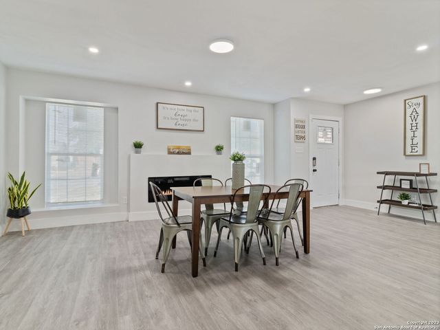 444 BEVERLY DR, San Antonio, TX 78228