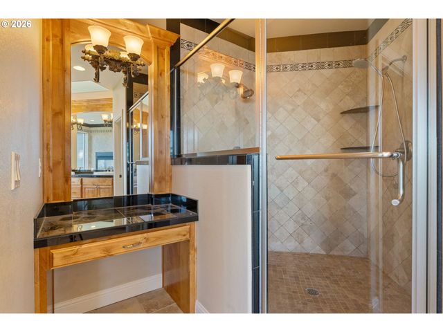 3779 Nw DEVOTO Ln, Portland, OR 97229