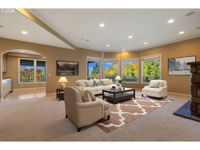 3779 Nw DEVOTO Ln, Portland, OR 97229