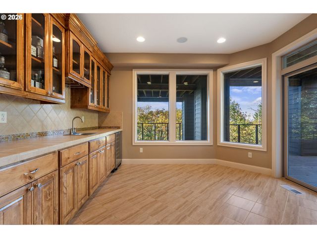 3779 Nw DEVOTO Ln, Portland, OR 97229