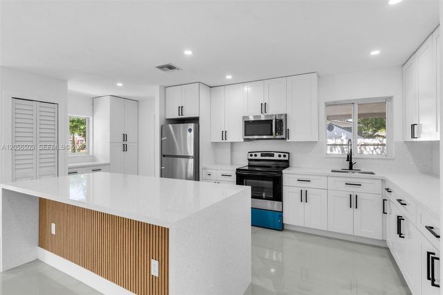 4513 NW 203rd Ter, Miami Gardens, FL 33055