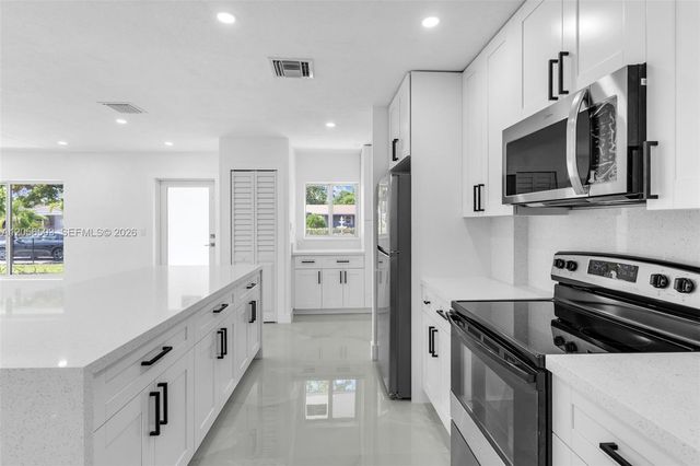 4513 NW 203rd Ter, Miami Gardens, FL 33055