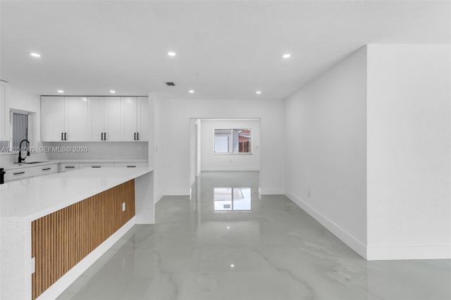 4513 NW 203rd Ter, Miami Gardens, FL 33055