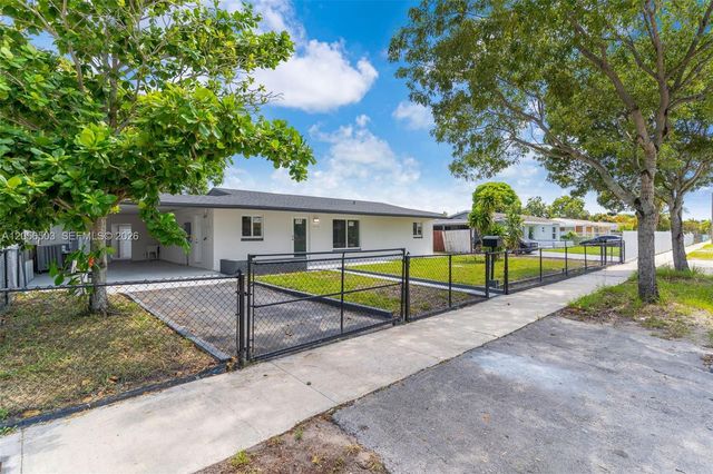4513 NW 203rd Ter, Miami Gardens, FL 33055