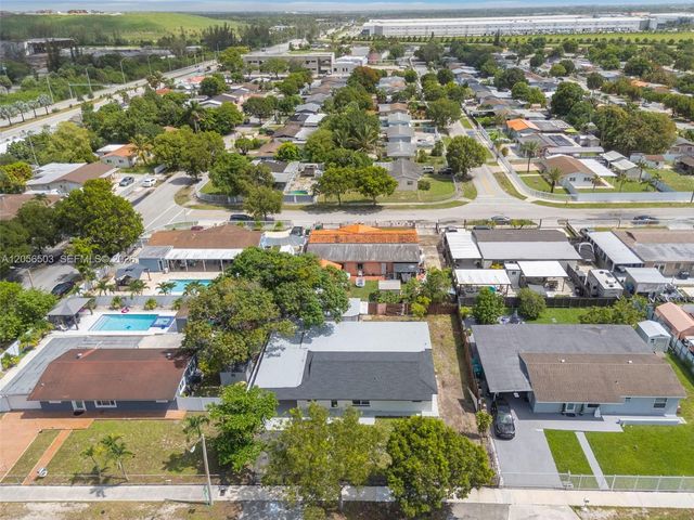 4513 NW 203rd Ter, Miami Gardens, FL 33055