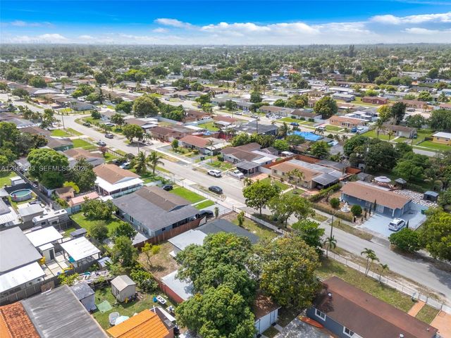 4513 NW 203rd Ter, Miami Gardens, FL 33055