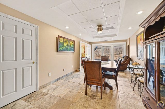 17251 Hollingsworth Rd, Basehor, KS 66007