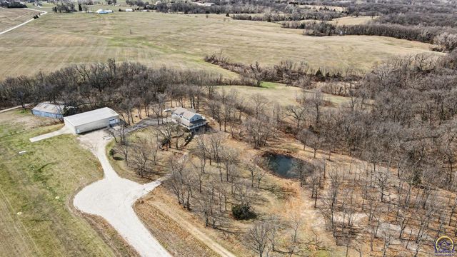 17251 Hollingsworth Rd, Basehor, KS 66007