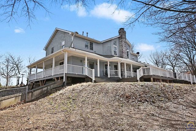 17251 Hollingsworth Rd, Basehor, KS 66007