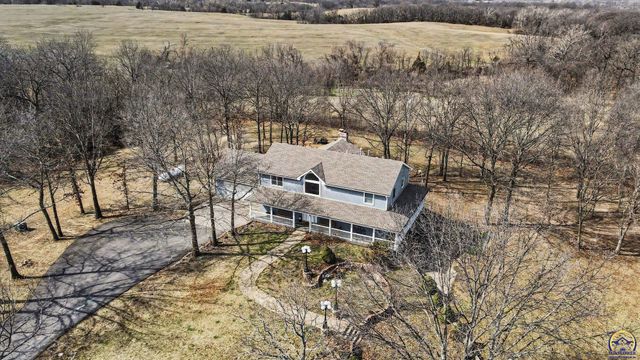 17251 Hollingsworth Rd, Basehor, KS 66007