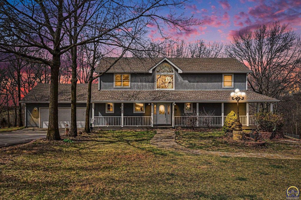 17251 Hollingsworth Rd, Basehor, KS 66007