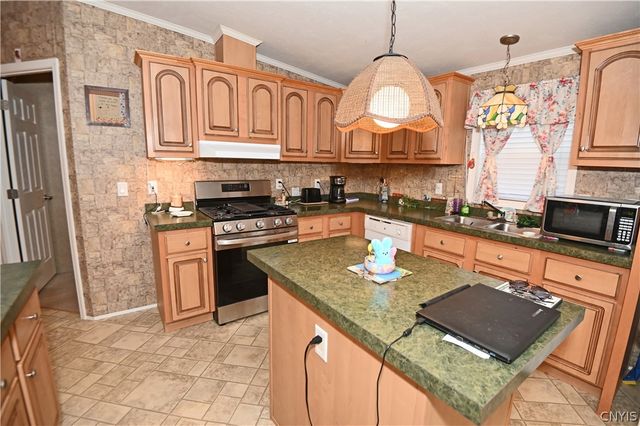 127 Royal Meadow Drive, Kirkland, NY 13323