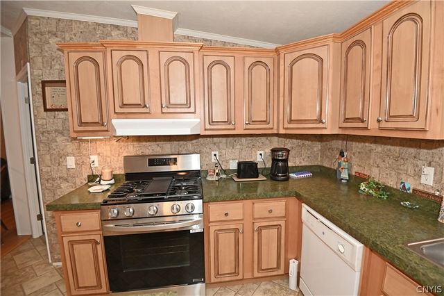 127 Royal Meadow Drive, Kirkland, NY 13323