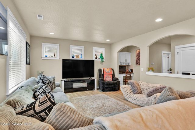 3423 E HOPE AVE, Post Falls, ID 83854