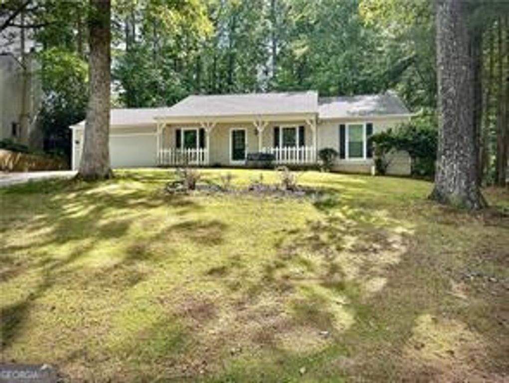 520 Cranberry Place, Roswell, GA 30076