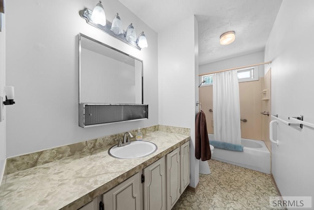 Image 15 of property listing at 226 W Center Street, Firth, ID 83236