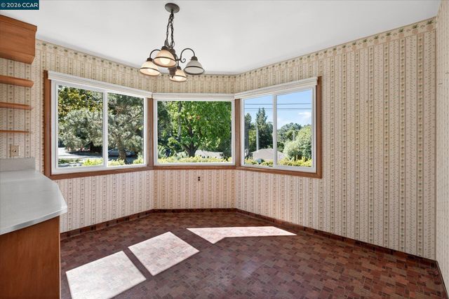 25 Robert Road, Orinda, CA 94563