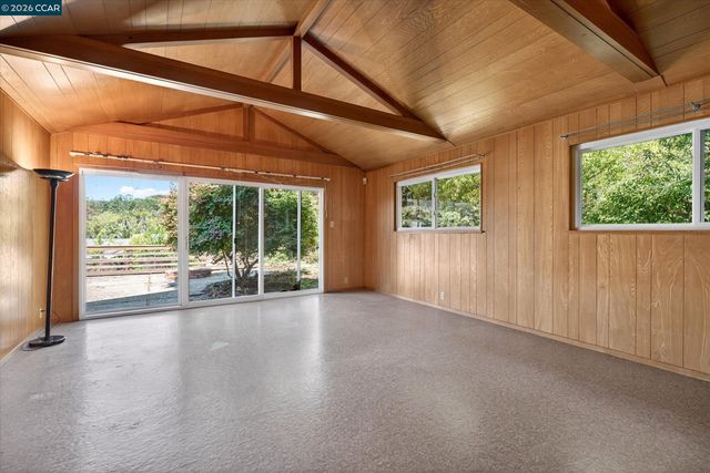 25 Robert Road, Orinda, CA 94563