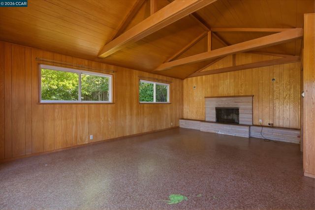 25 Robert Road, Orinda, CA 94563