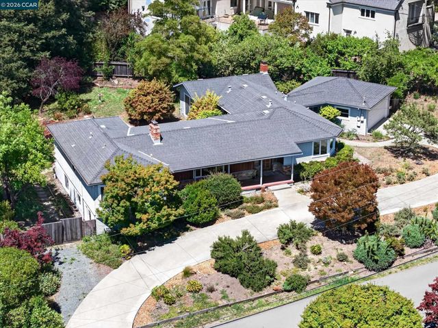25 Robert Road, Orinda, CA 94563